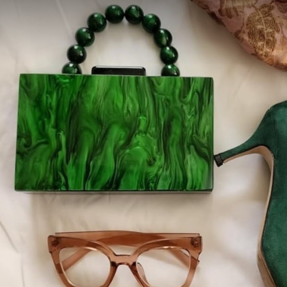 Acrylic green marbled crossbody square bag with gold crossbody strap - Picture 2 of 4